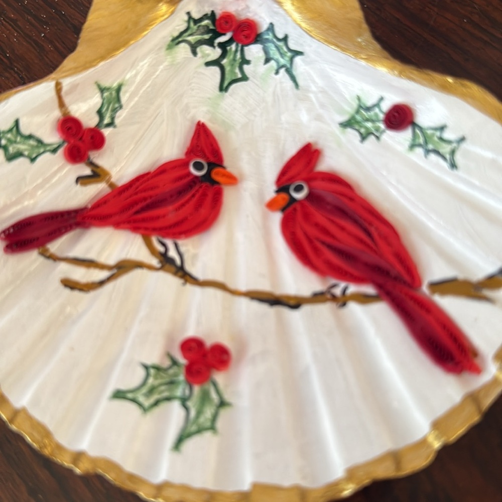 Decorative Shell with Red Cardinals - Picture 2 of 3